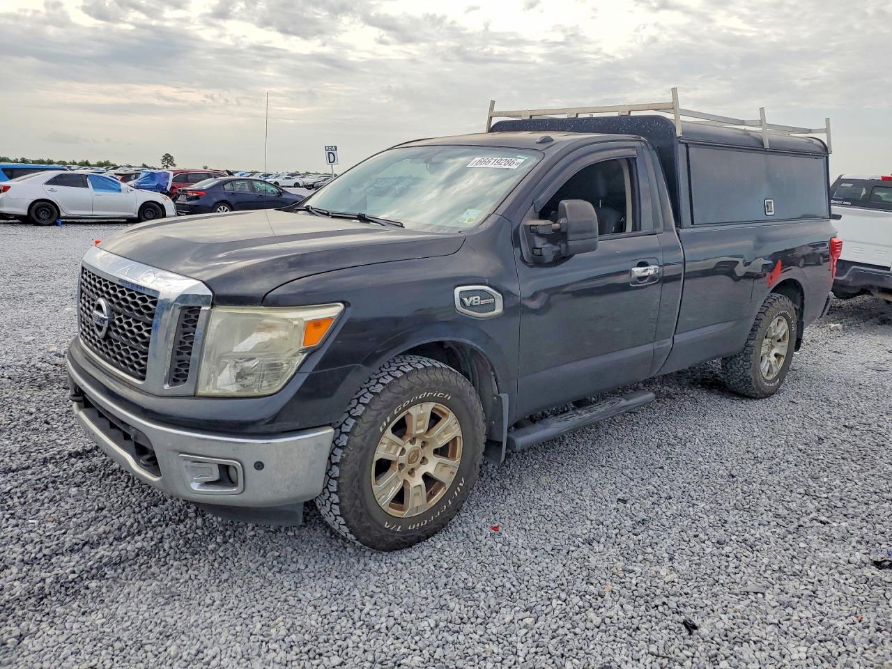 2017 NISSAN TITAN SV  