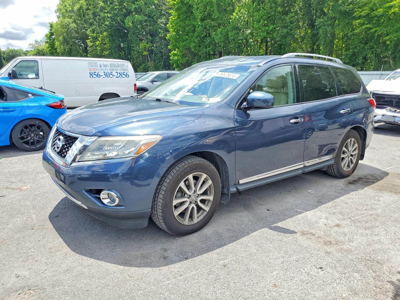 2015 NISSAN PATHFINDER SL  