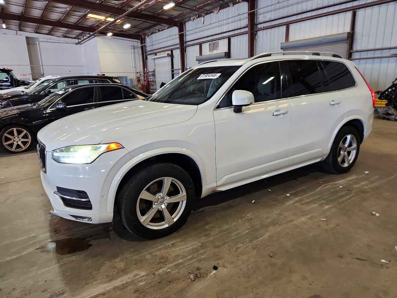2017 VOLVO XC90 T5  