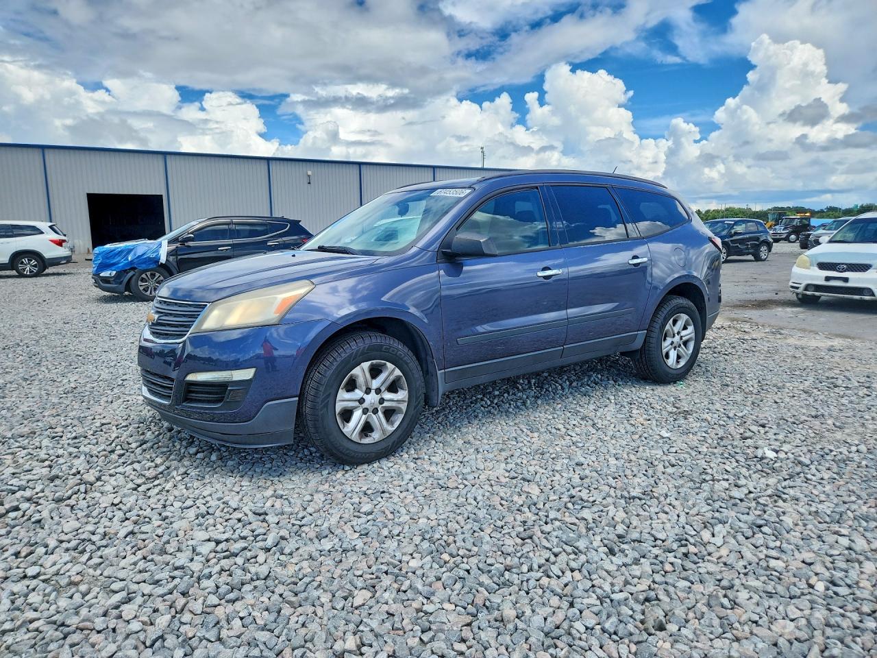 2013 CHEVROLET TRAVERSE LS  
