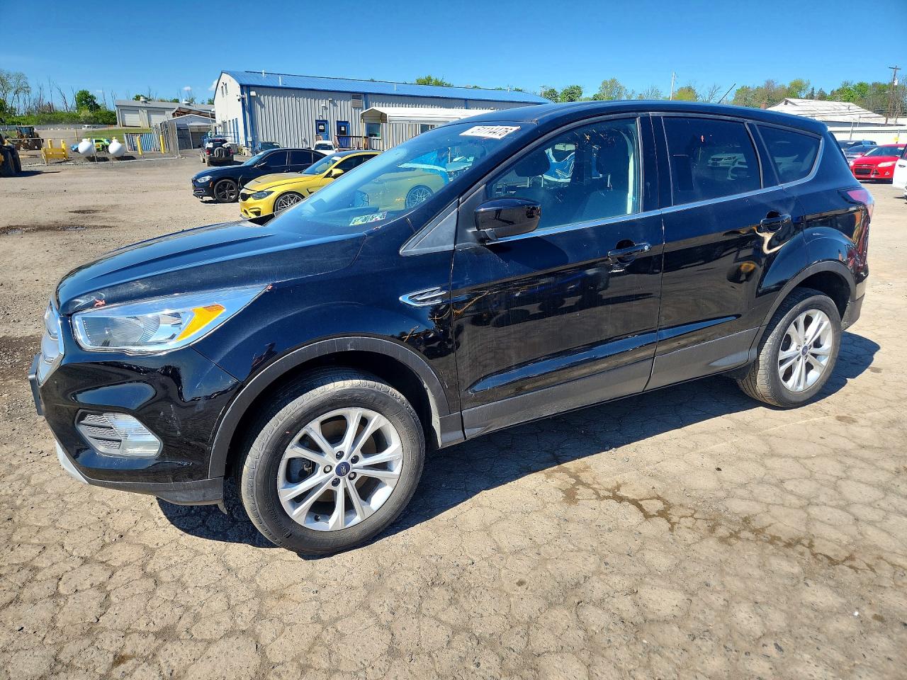 2017 FORD ESCAPE SE  