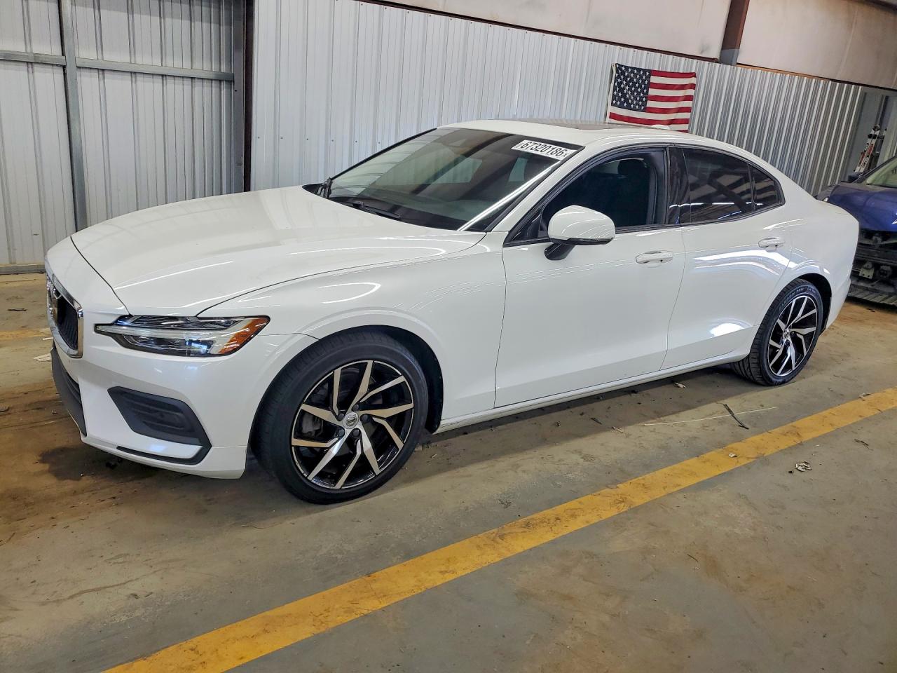 2020 VOLVO S60 T5 MOMENTUM  