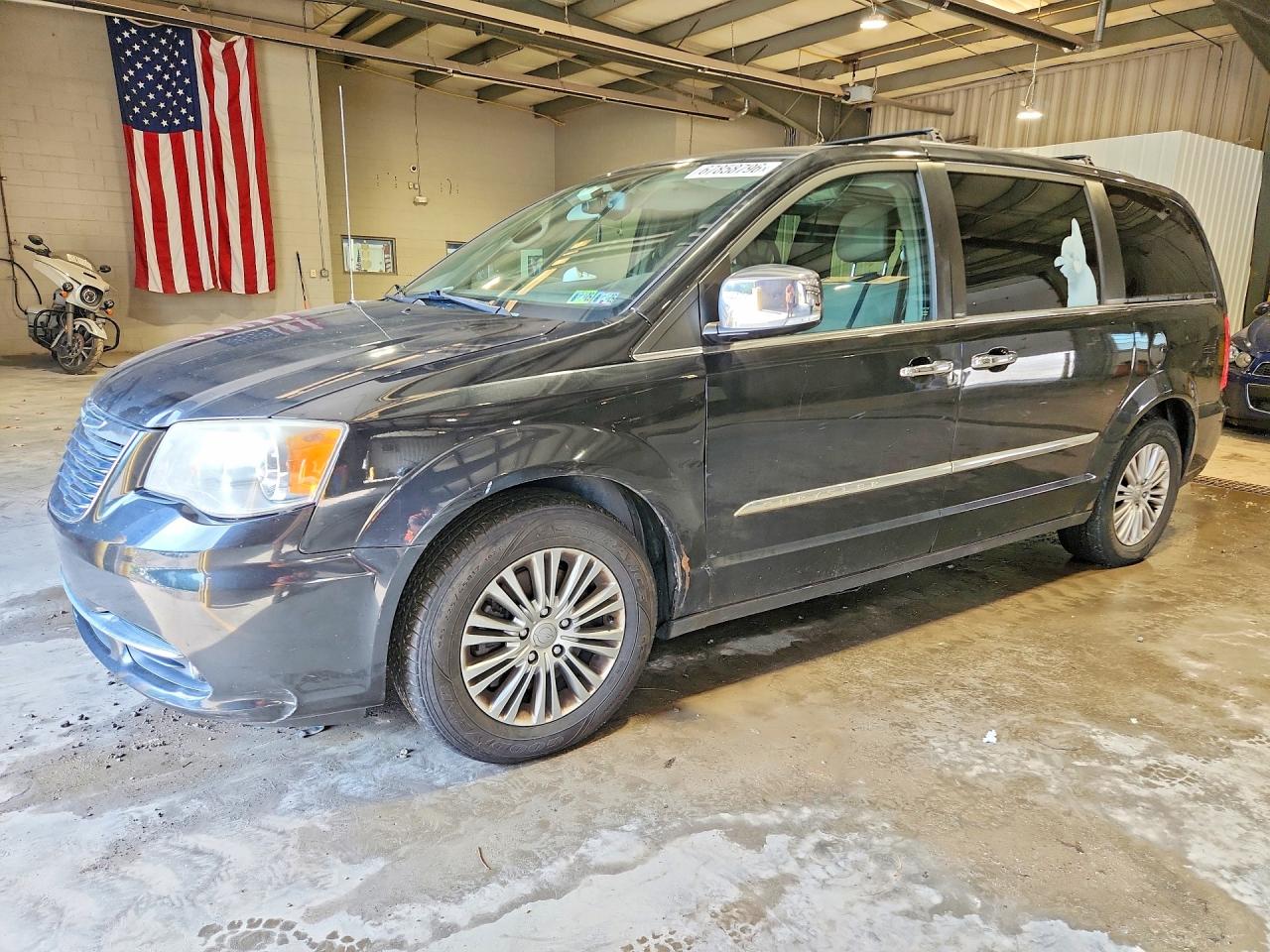 2014 CHRYSLER TOWN & COUNTRY LIMITED  