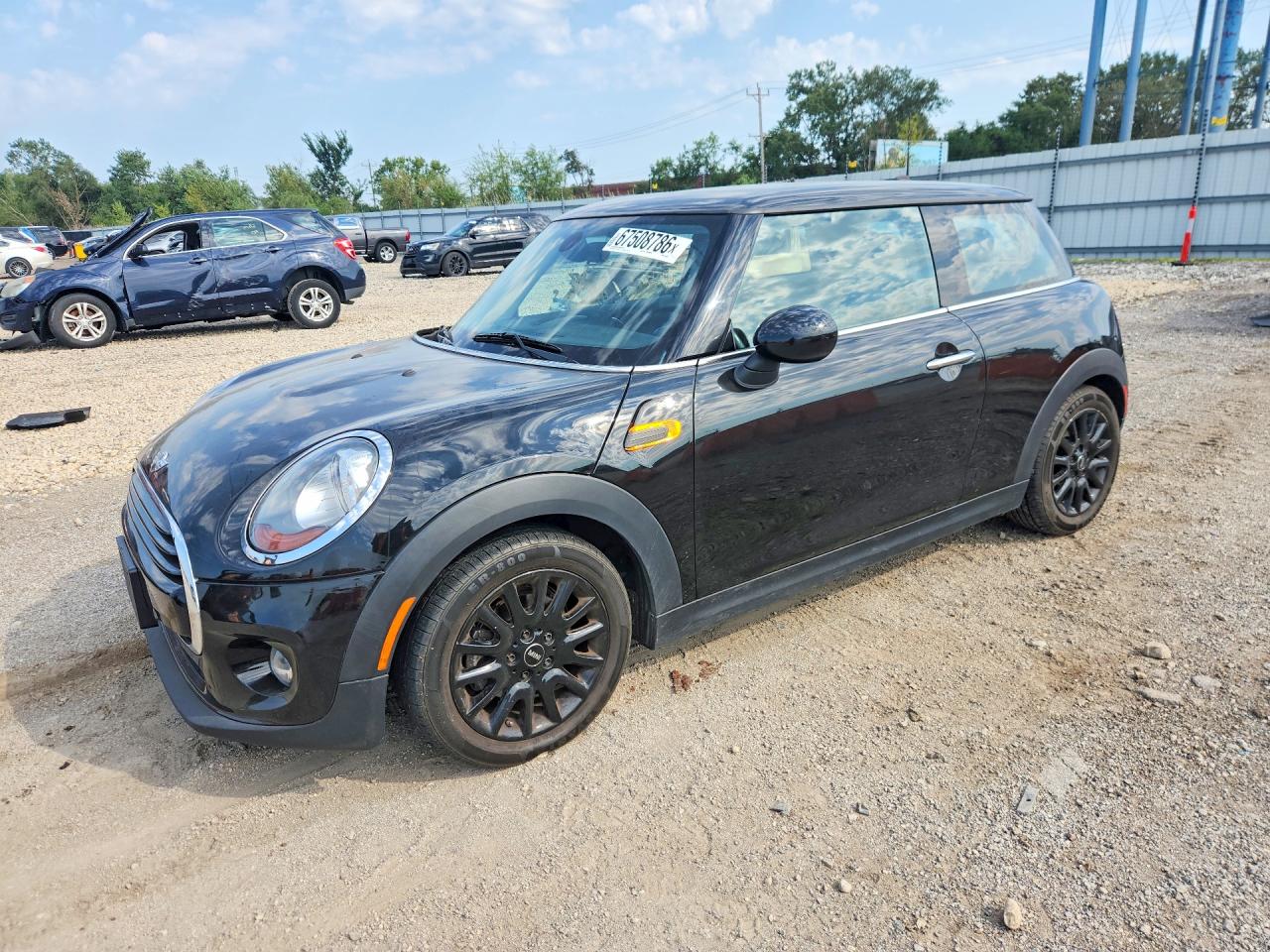 2017 MINI COOPER   