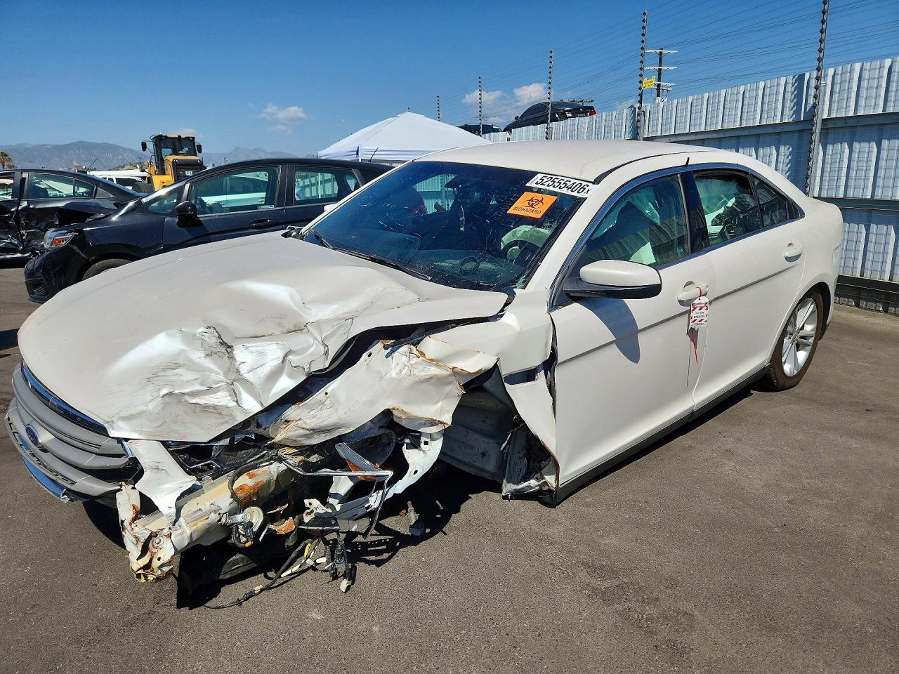 2015 FORD TAURUS SEL  
