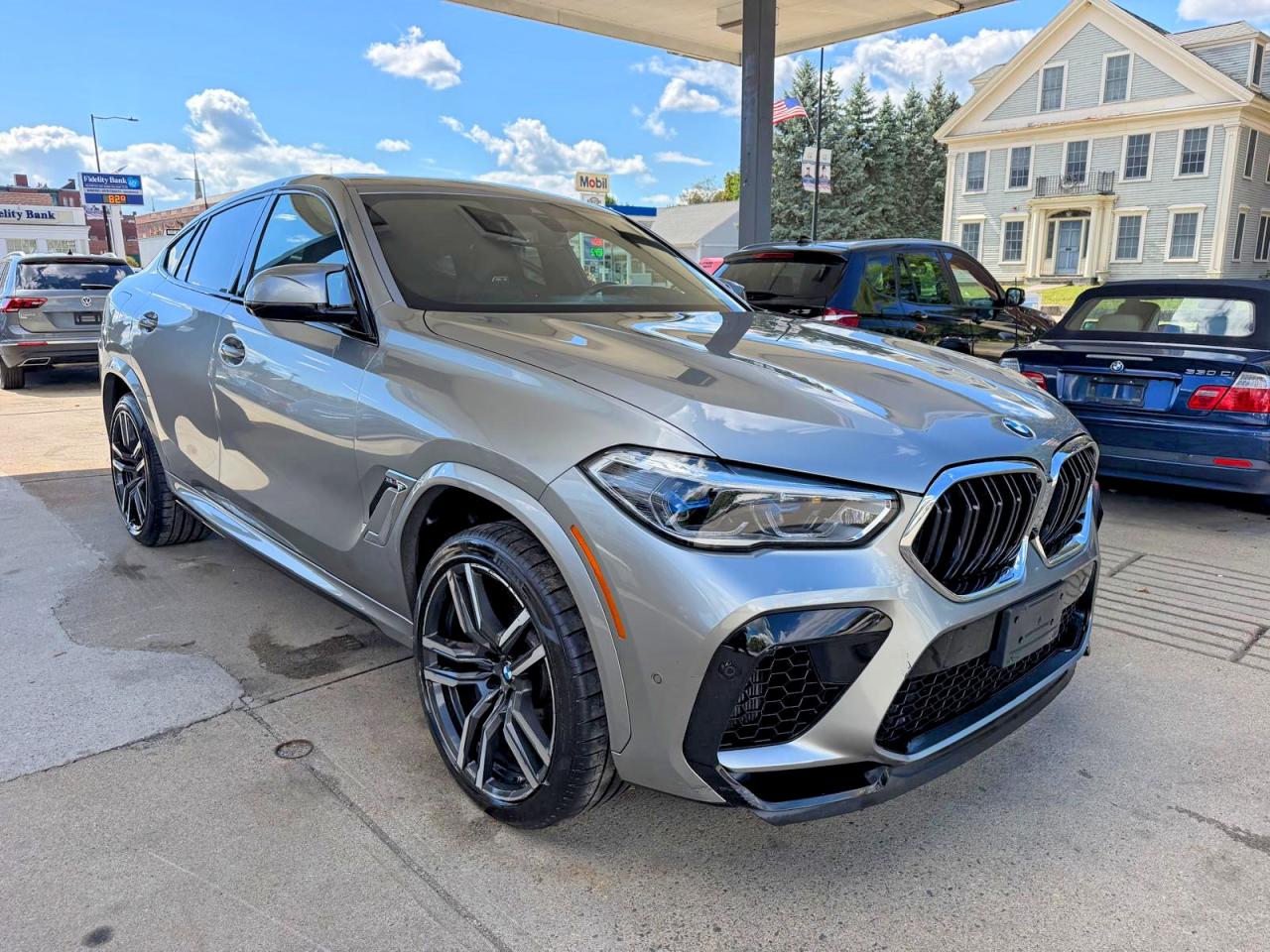 2021 BMW X6 M  