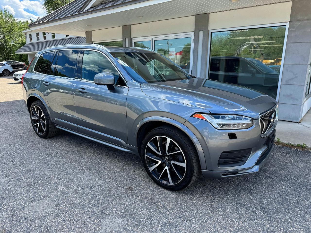 2020 VOLVO XC90 T6 MOMENTUM  