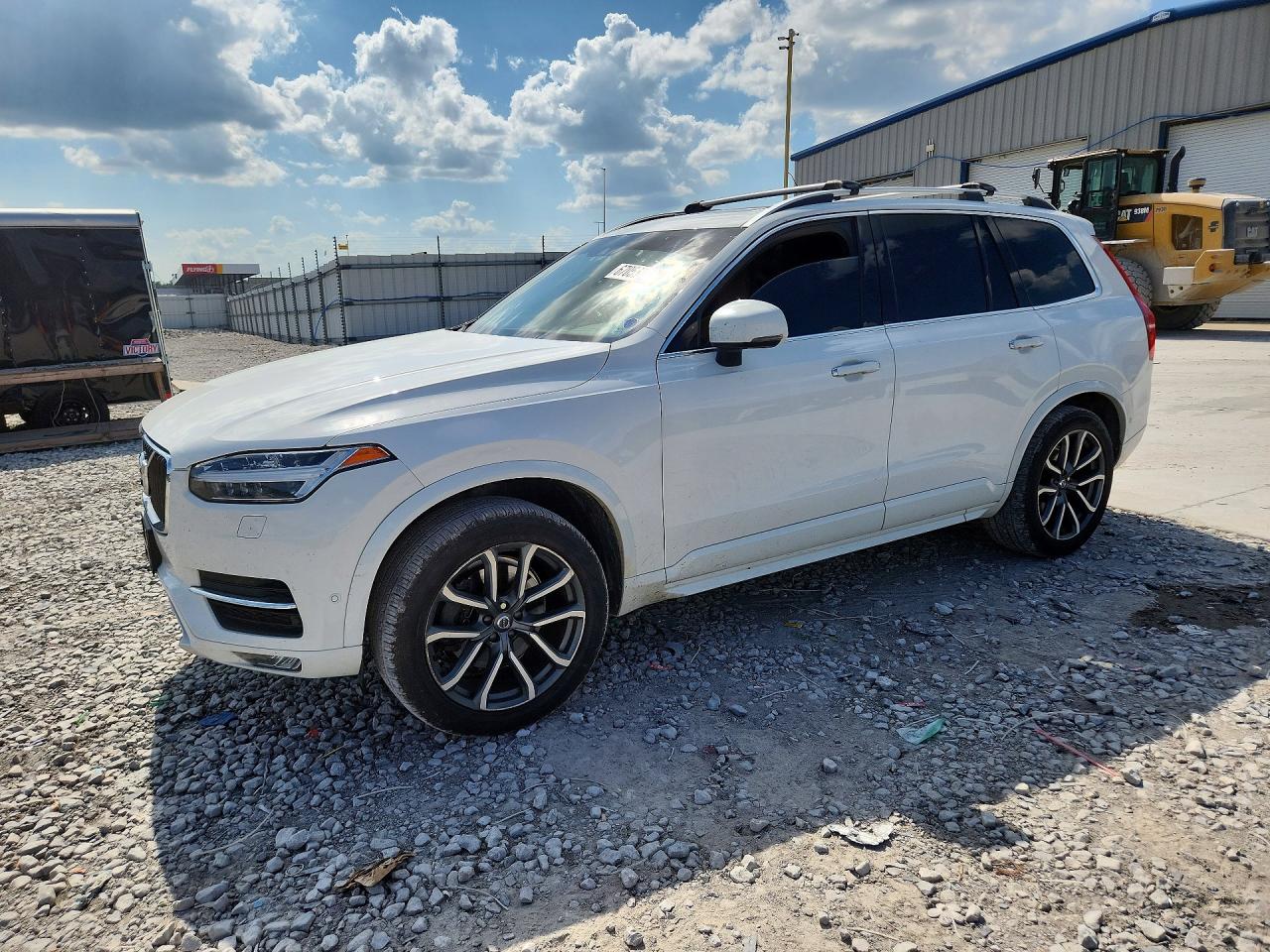 2017 VOLVO XC90 T6  