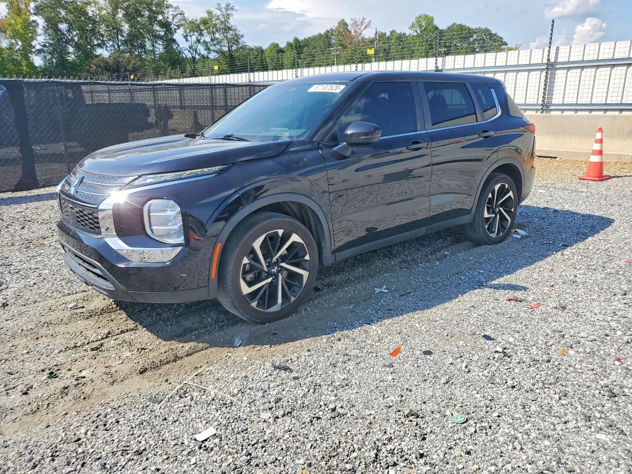2022 MITSUBISHI OUTLANDER ES  