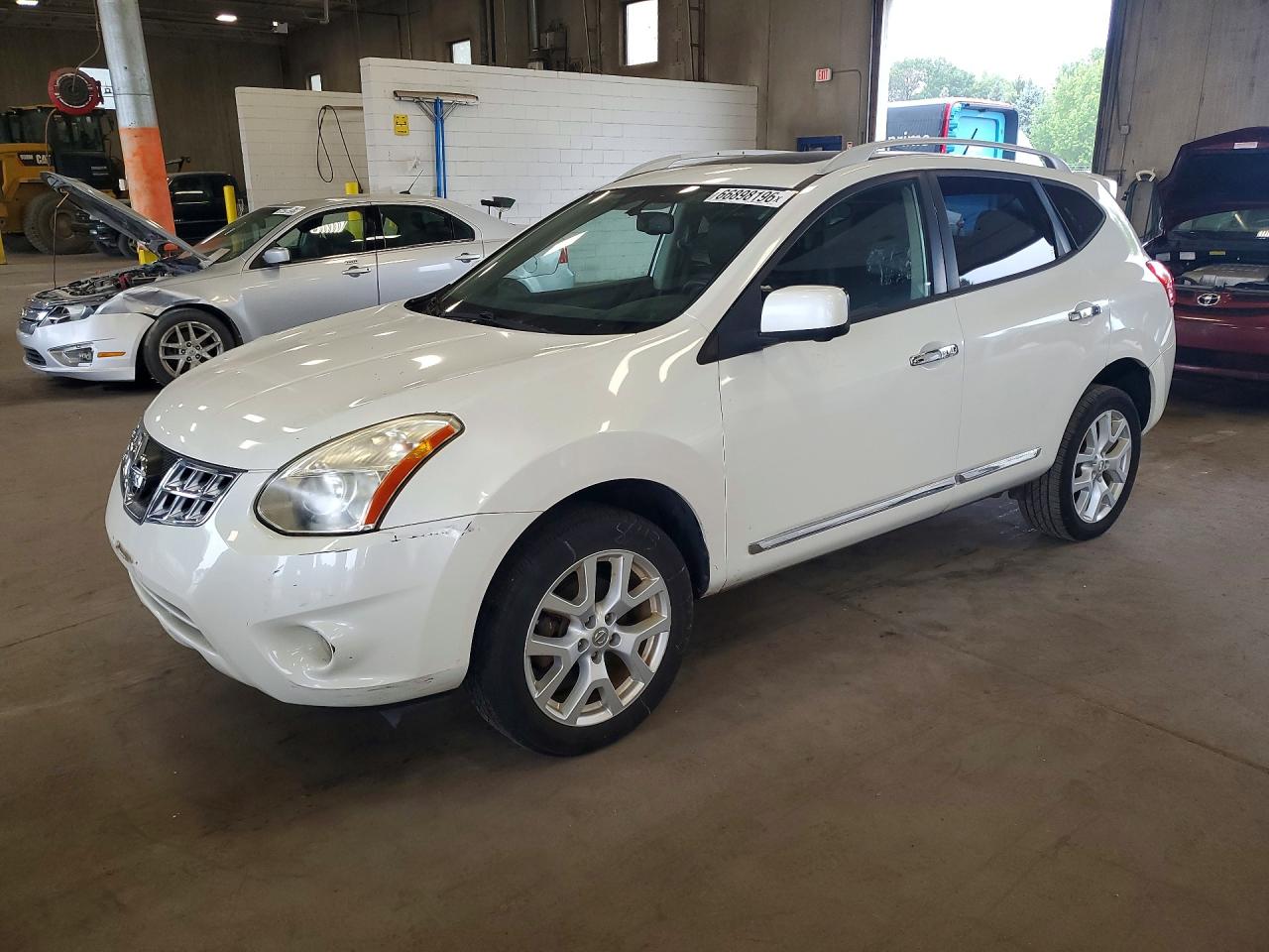 2013 NISSAN ROGUE S  