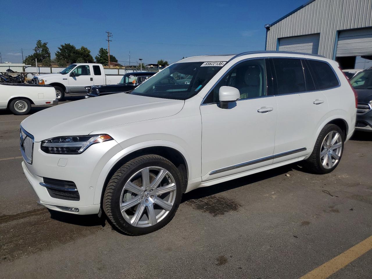 2016 VOLVO XC90 T6  