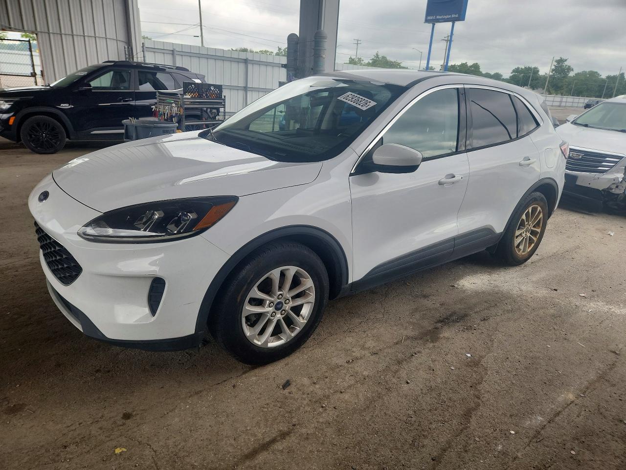 2021 FORD ESCAPE SE  