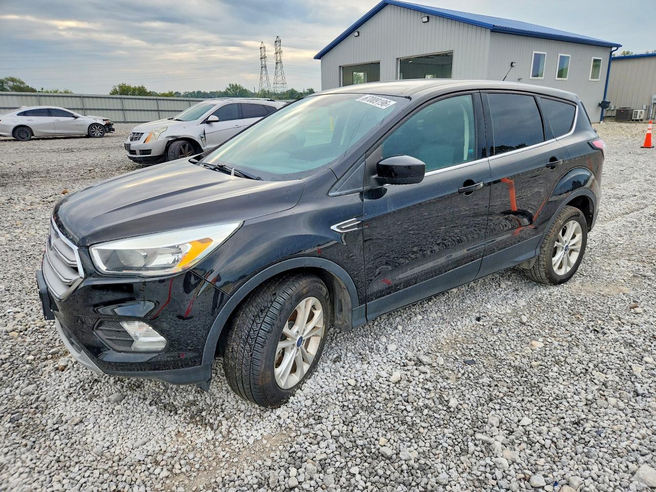 2017 FORD ESCAPE SE  