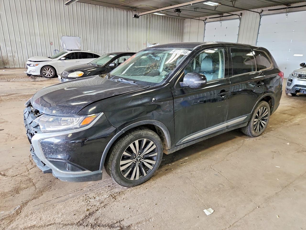 2019 MITSUBISHI OUTLANDER SE  
