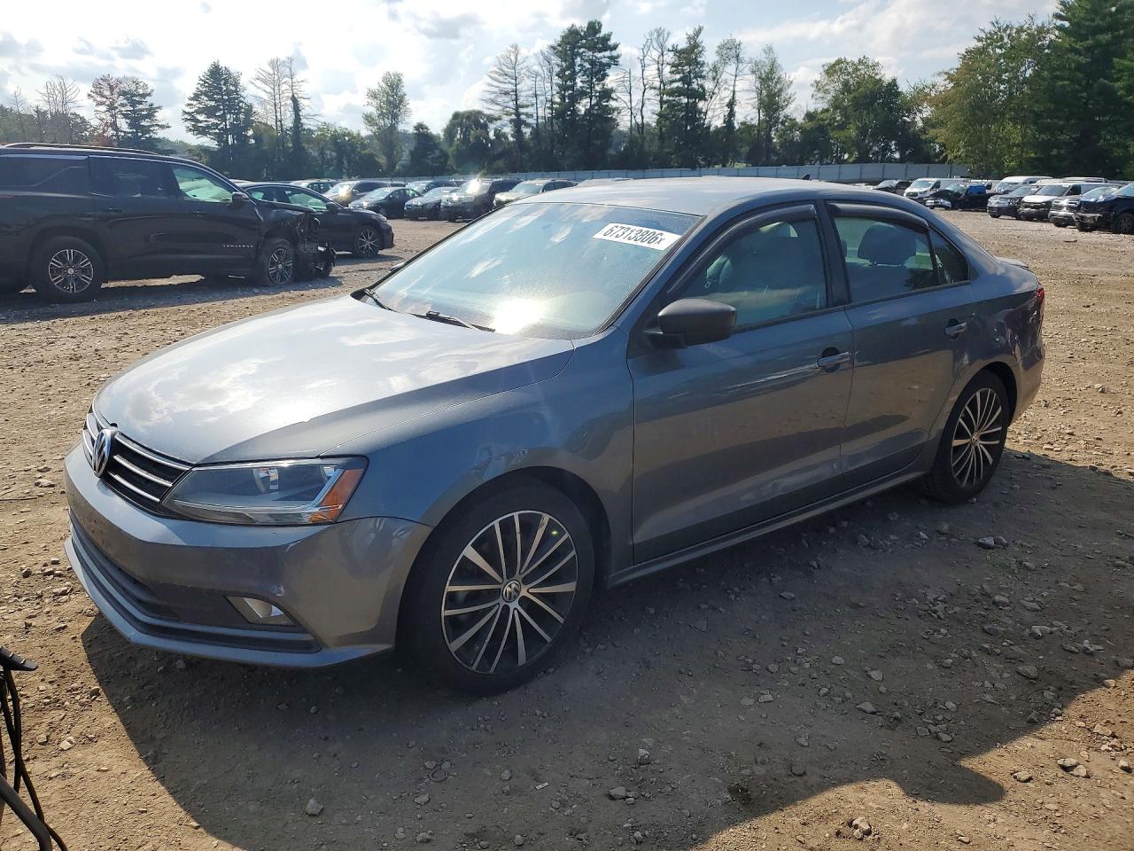 2017 VOLKSWAGEN JETTA SPORT  