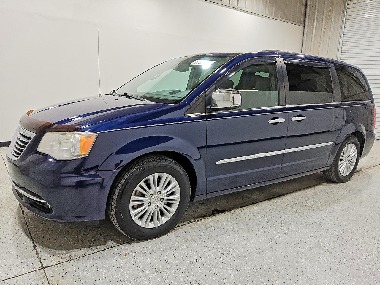 2013 CHRYSLER TOWN & COUNTRY TOURING L  