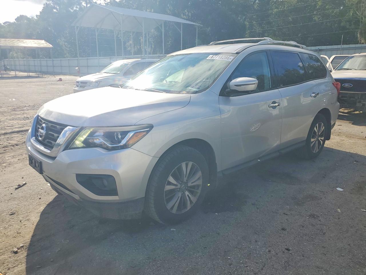 2017 NISSAN PATHFINDER SL  
