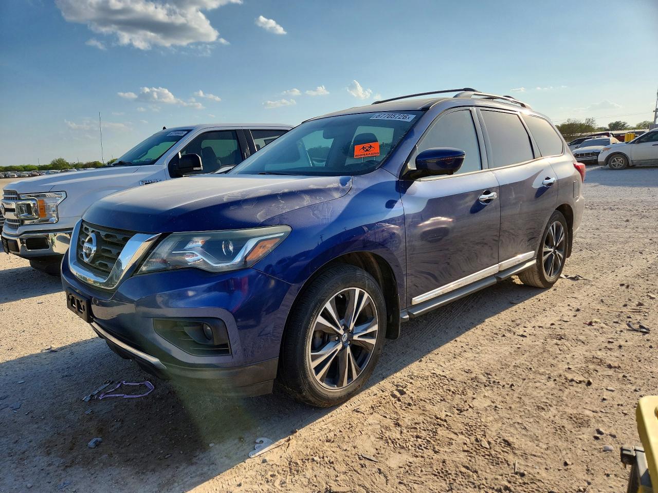 2017 NISSAN PATHFINDER PLATINUM  