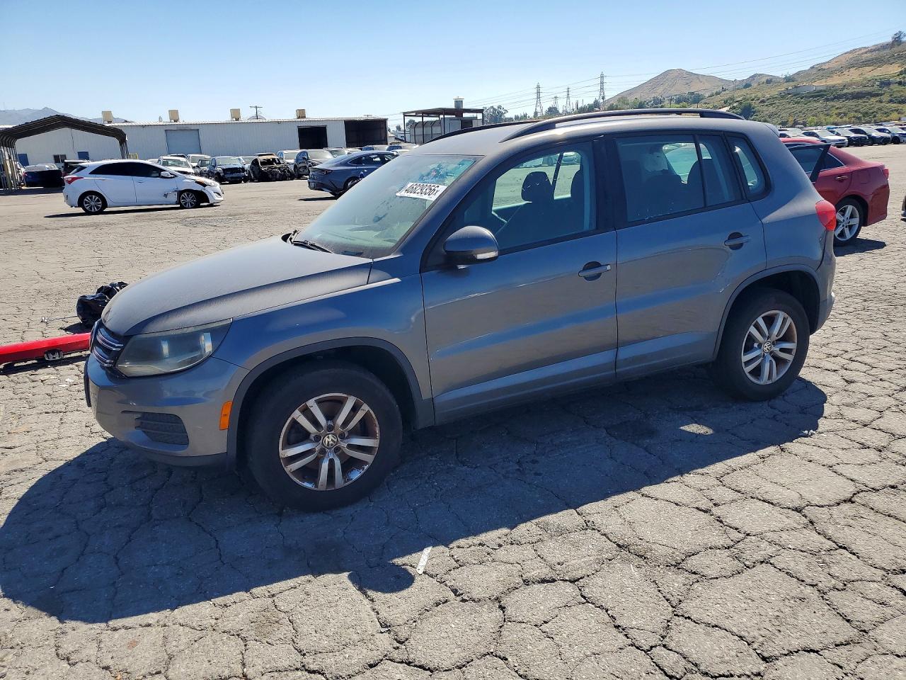 2015 VOLKSWAGEN TIGUAN S  