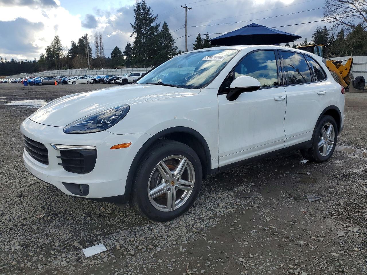 2016 PORSCHE CAYENNE   