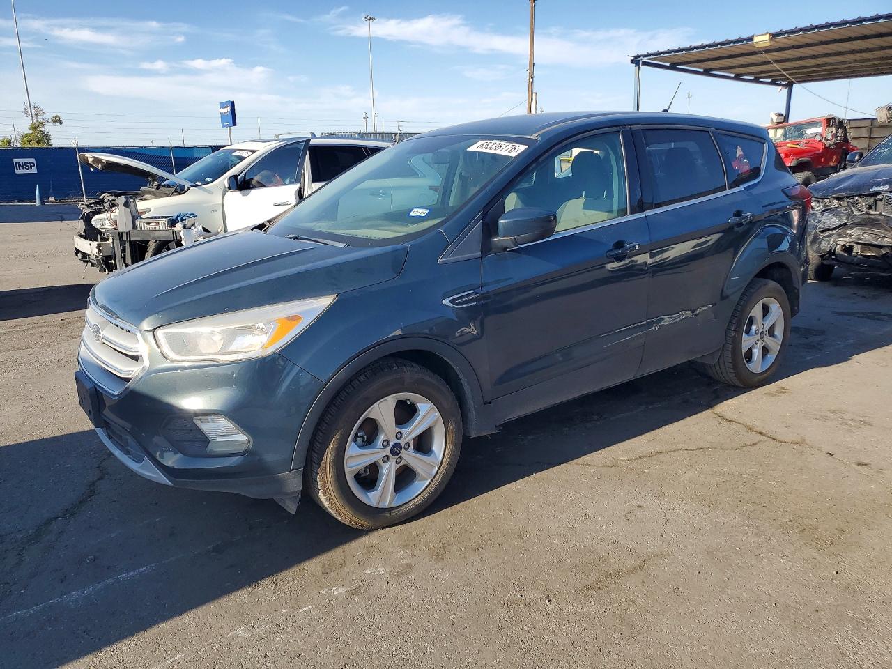 2019 FORD ESCAPE SE  