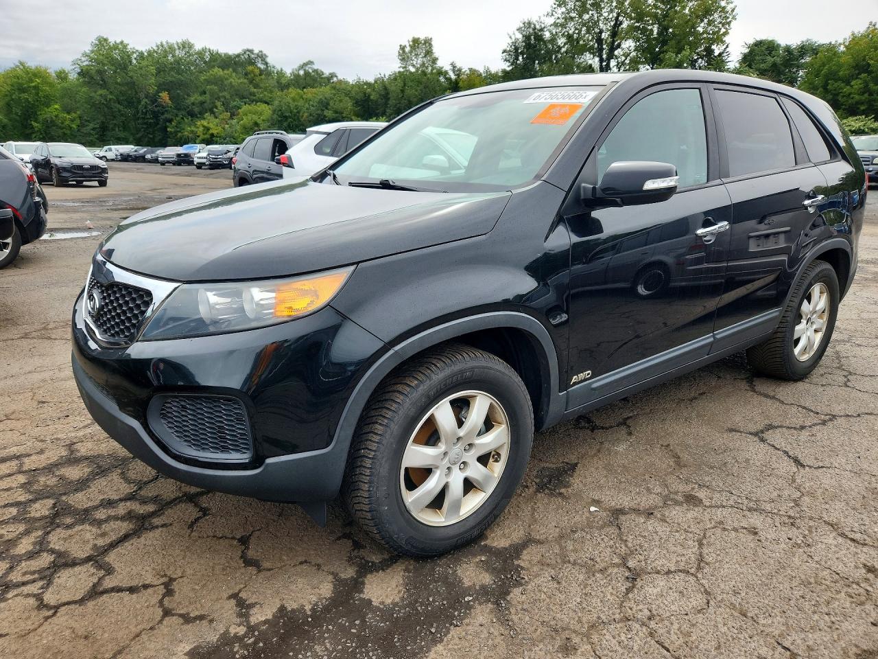2013 KIA SORENTO LX  