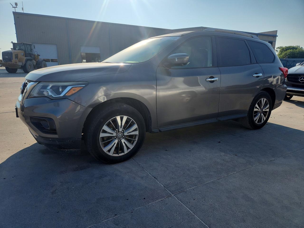 2019 NISSAN PATHFINDER SL  