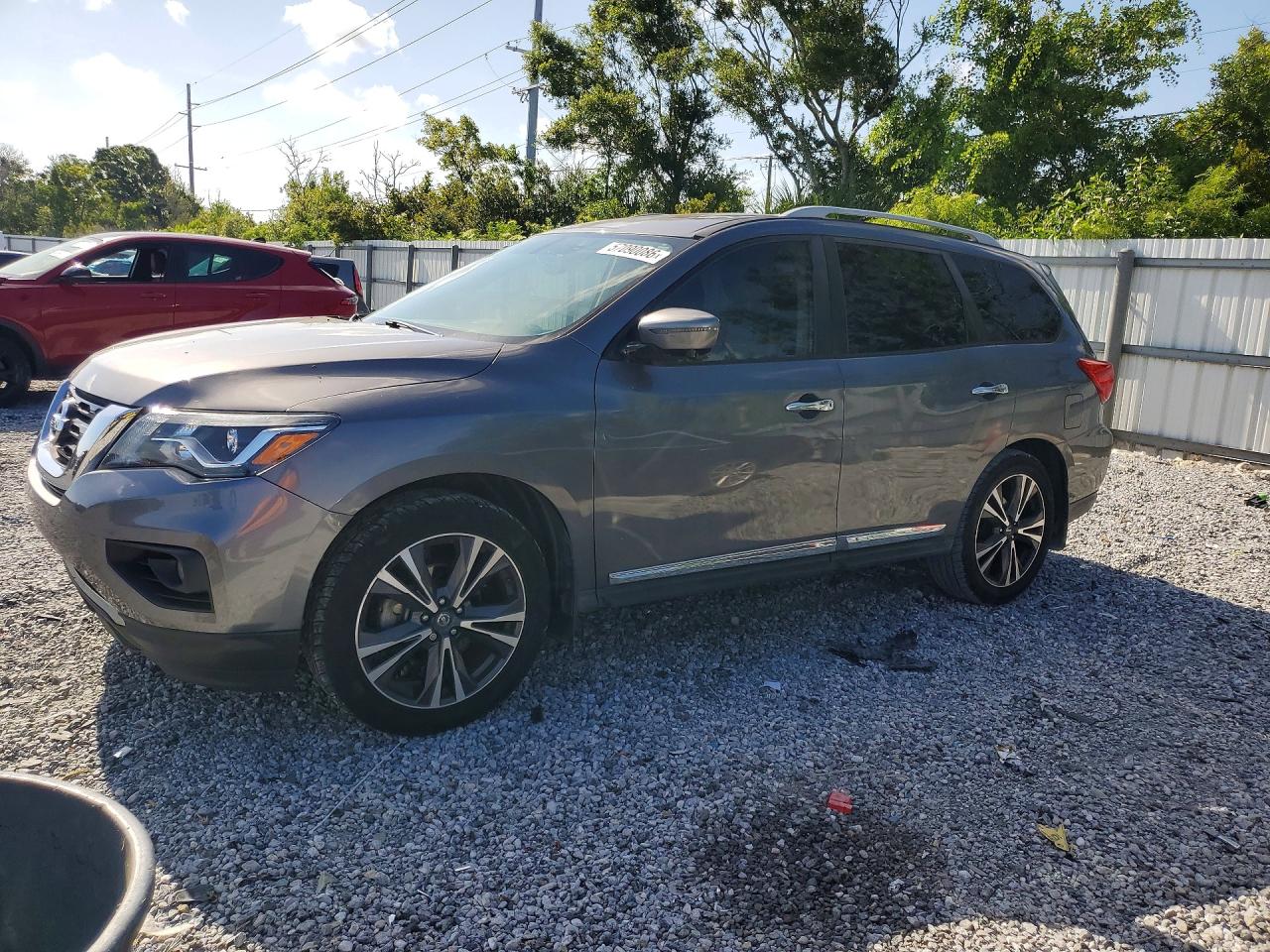2017 NISSAN PATHFINDER PLATINUM  