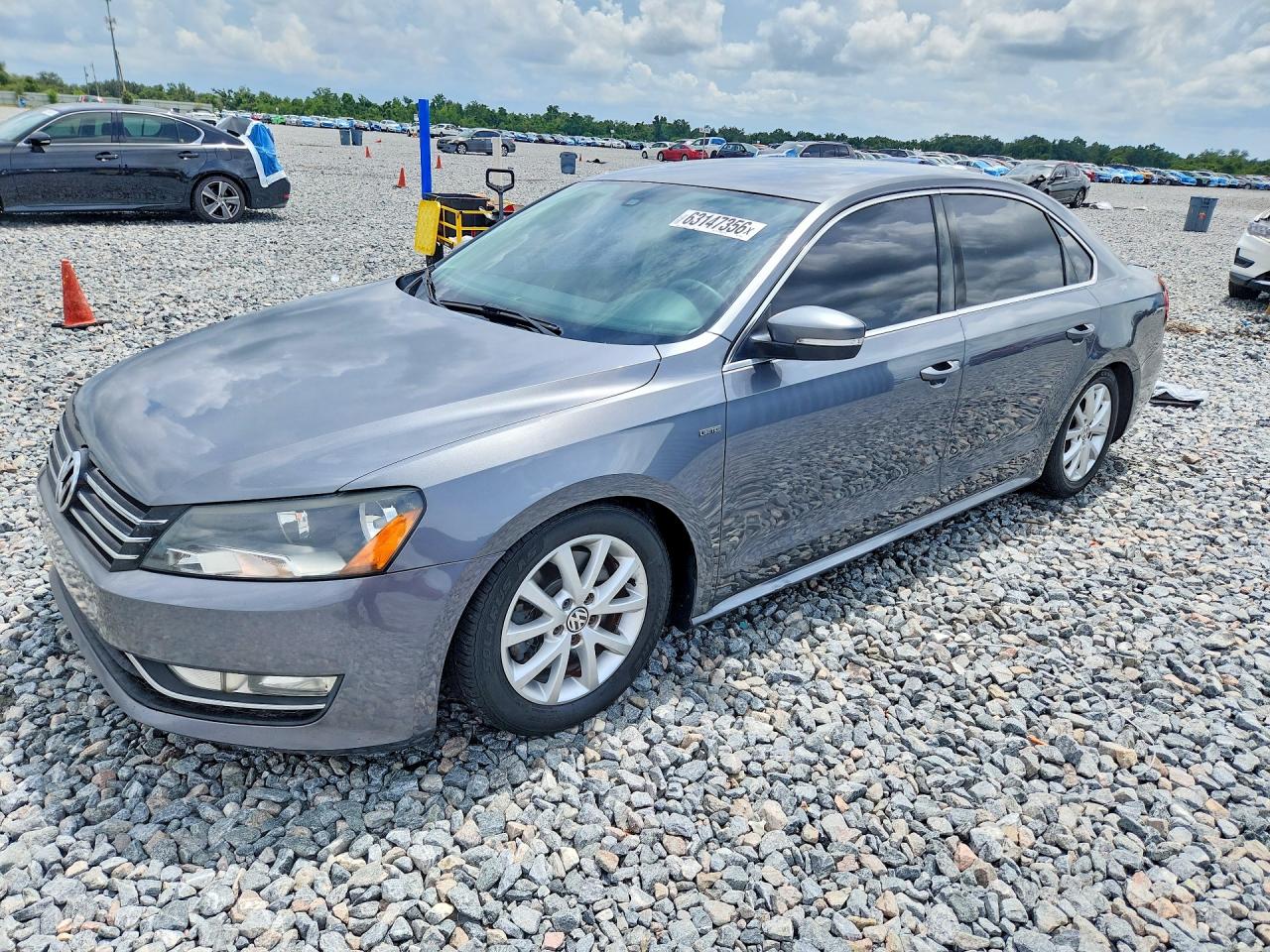 2015 VOLKSWAGEN PASSAT S  