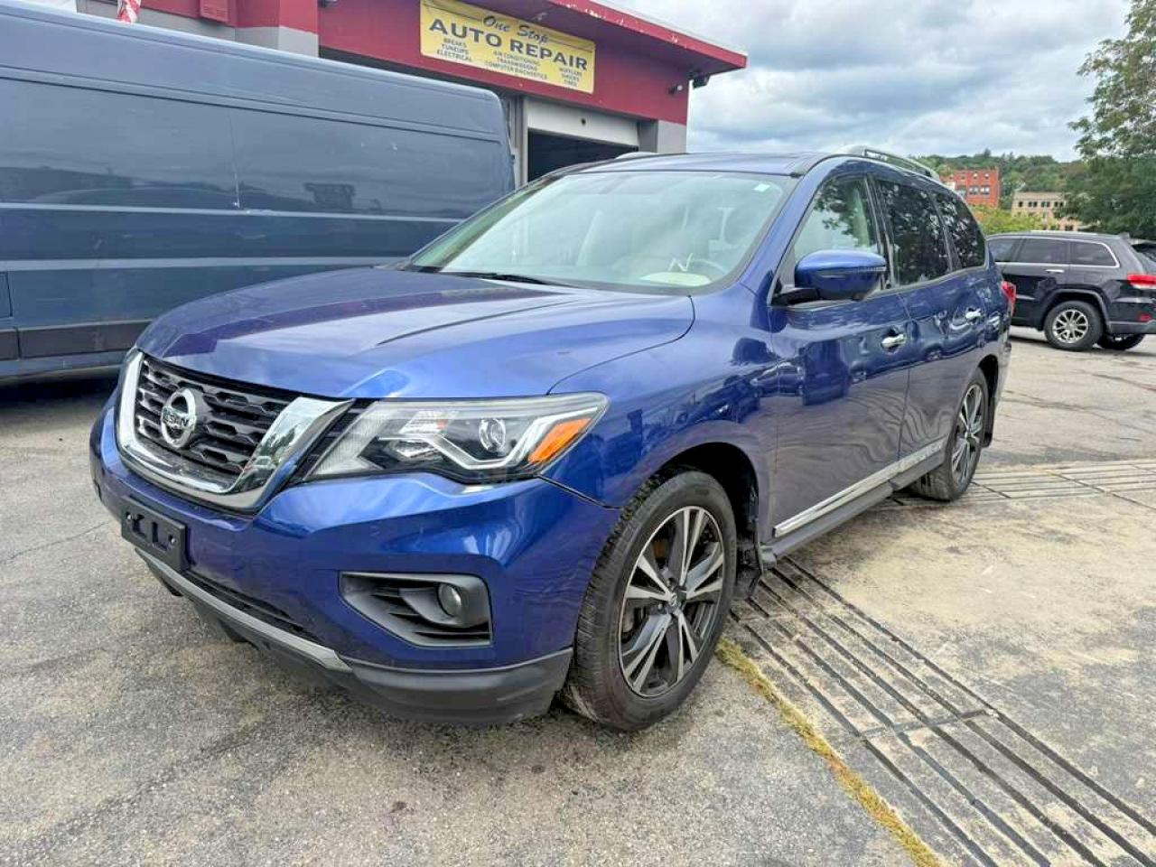 2018 NISSAN PATHFINDER PLATINUM  