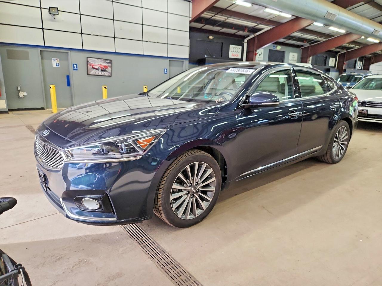 2017 KIA CADENZA PREMIUM  