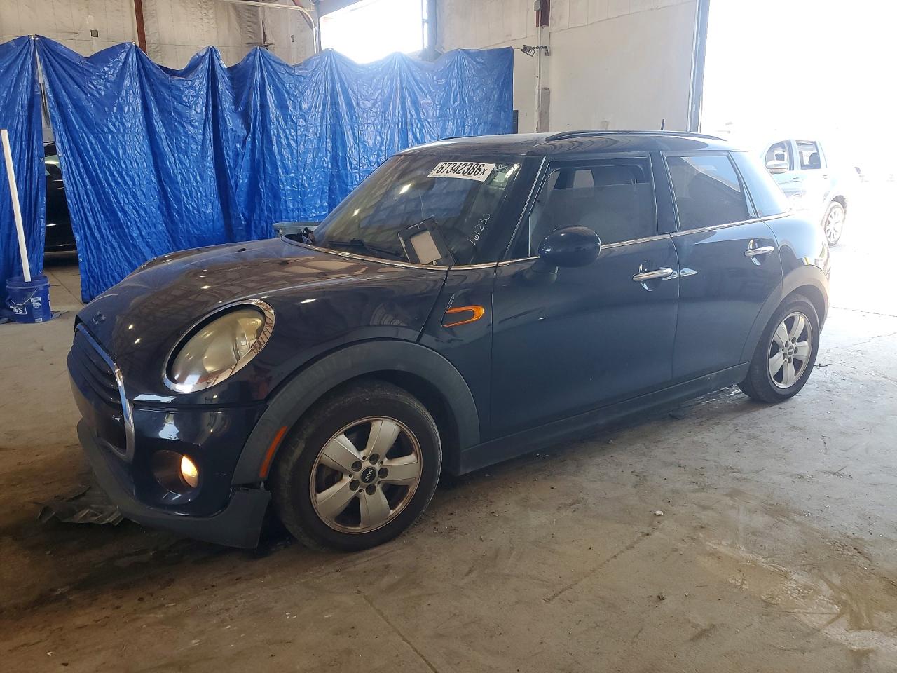 2017 MINI COOPER   