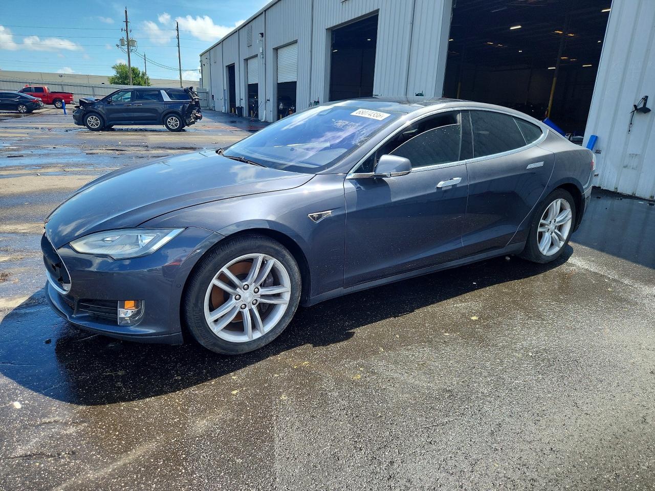 2015 TESLA MODEL S 85  
