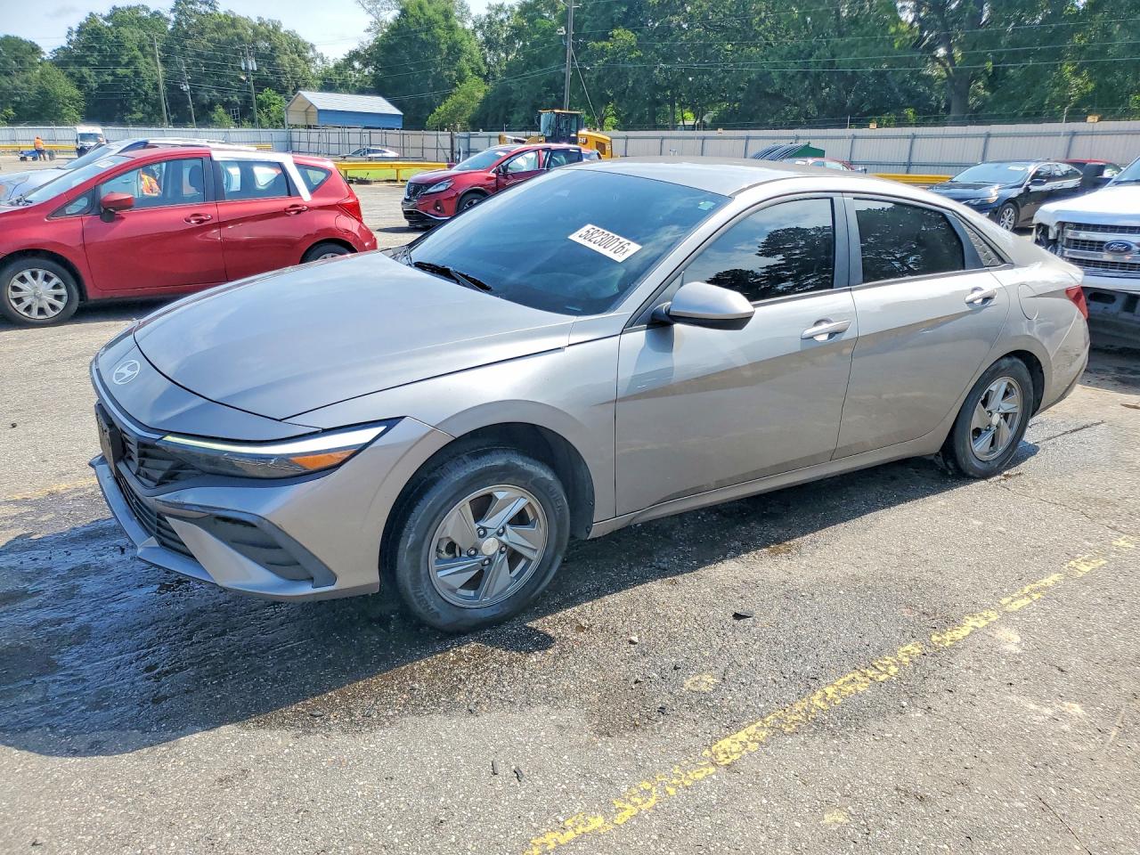 2024 HYUNDAI ELANTRA SE  