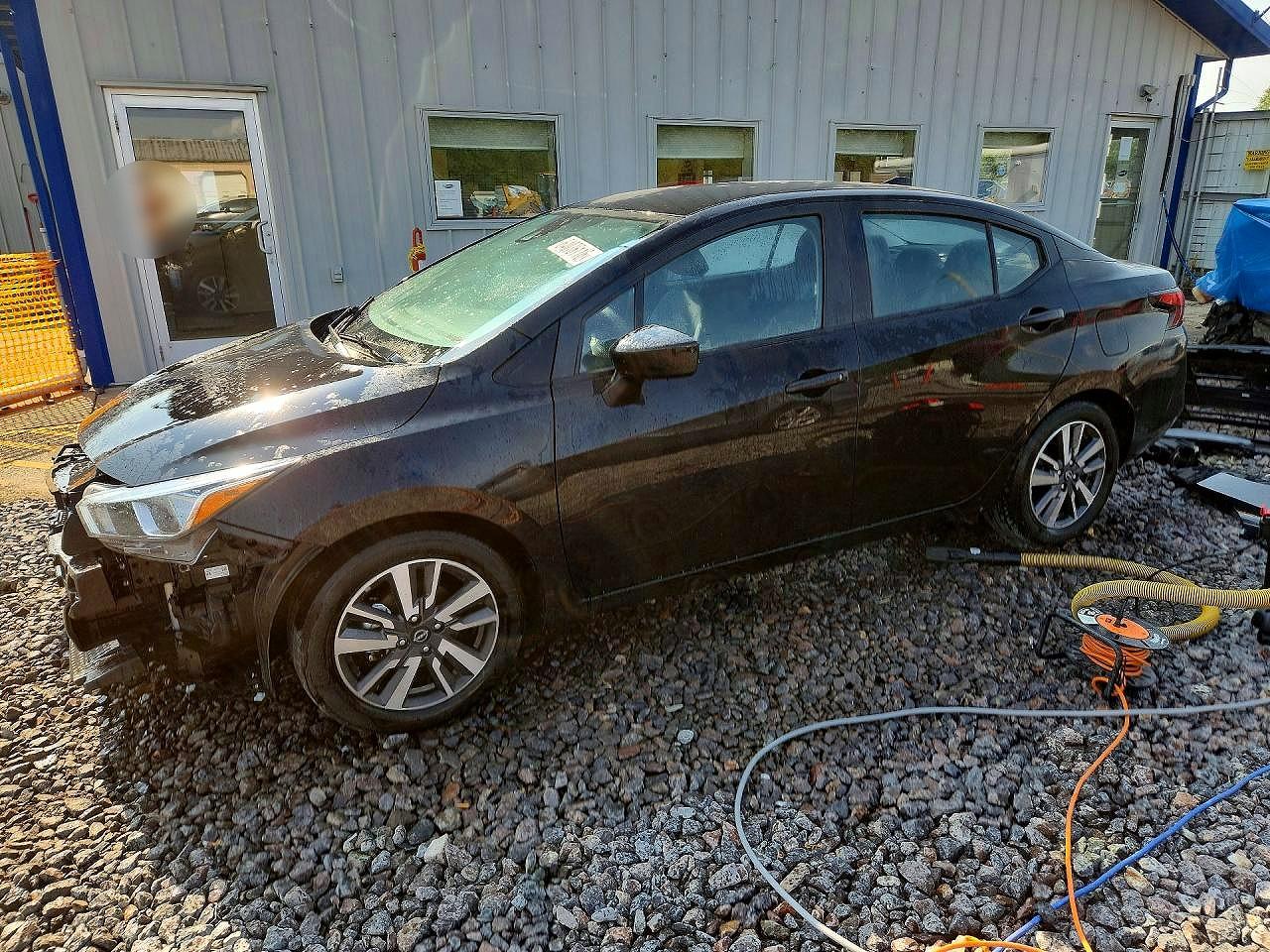 2023 NISSAN VERSA SV  
