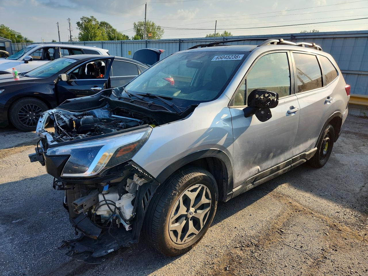 2022 SUBARU FORESTER PREMIUM  