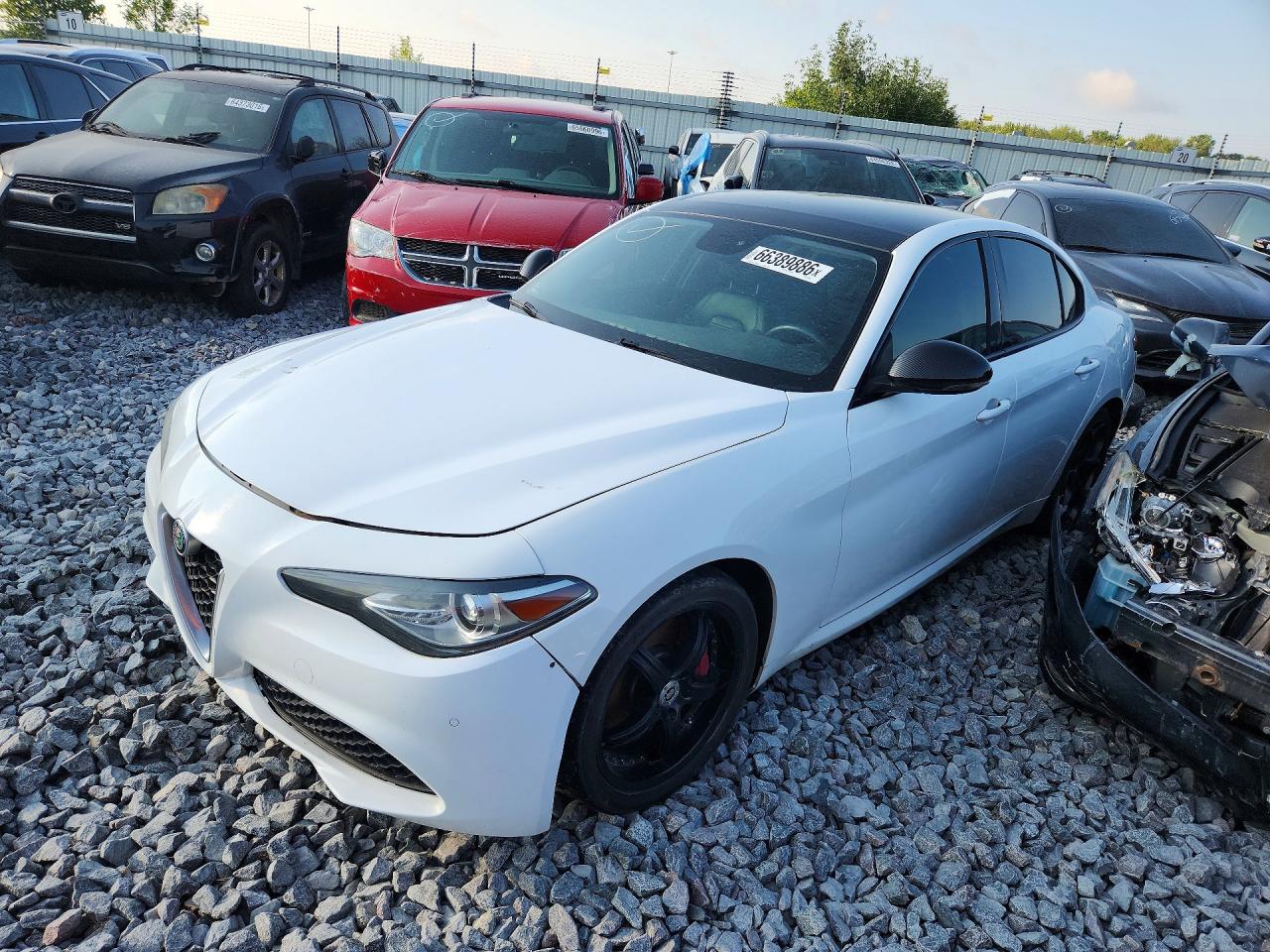 2017 ALFA ROMEO GIULIA TI  