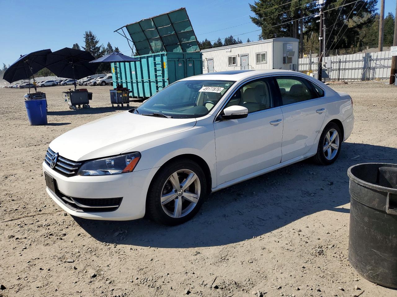 2013 VOLKSWAGEN PASSAT SE  