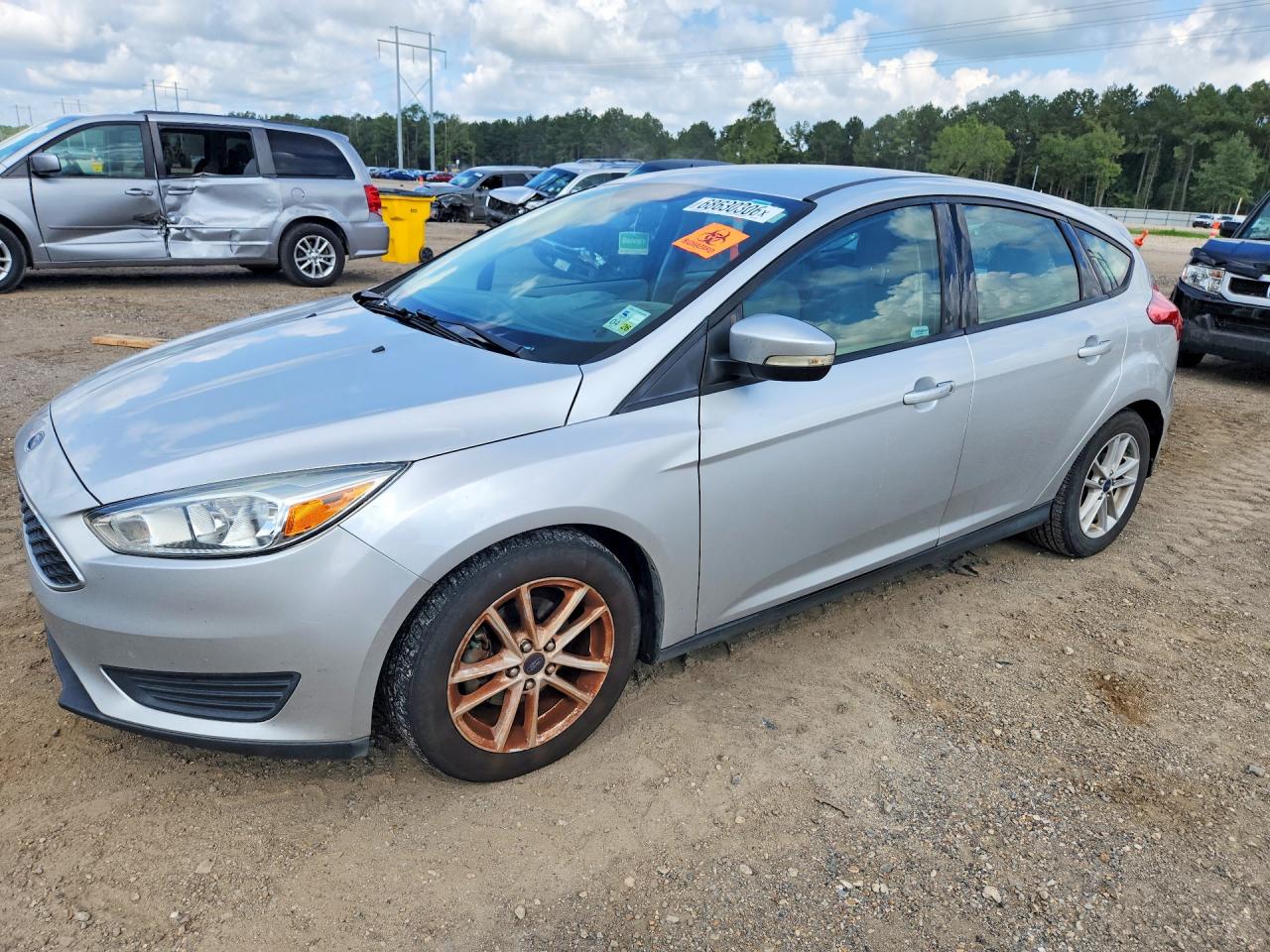 2015 FORD FOCUS SE  