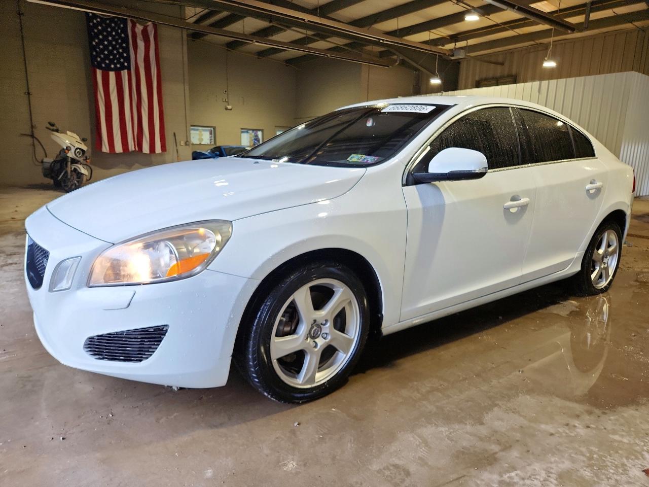 2013 VOLVO S60 T5  