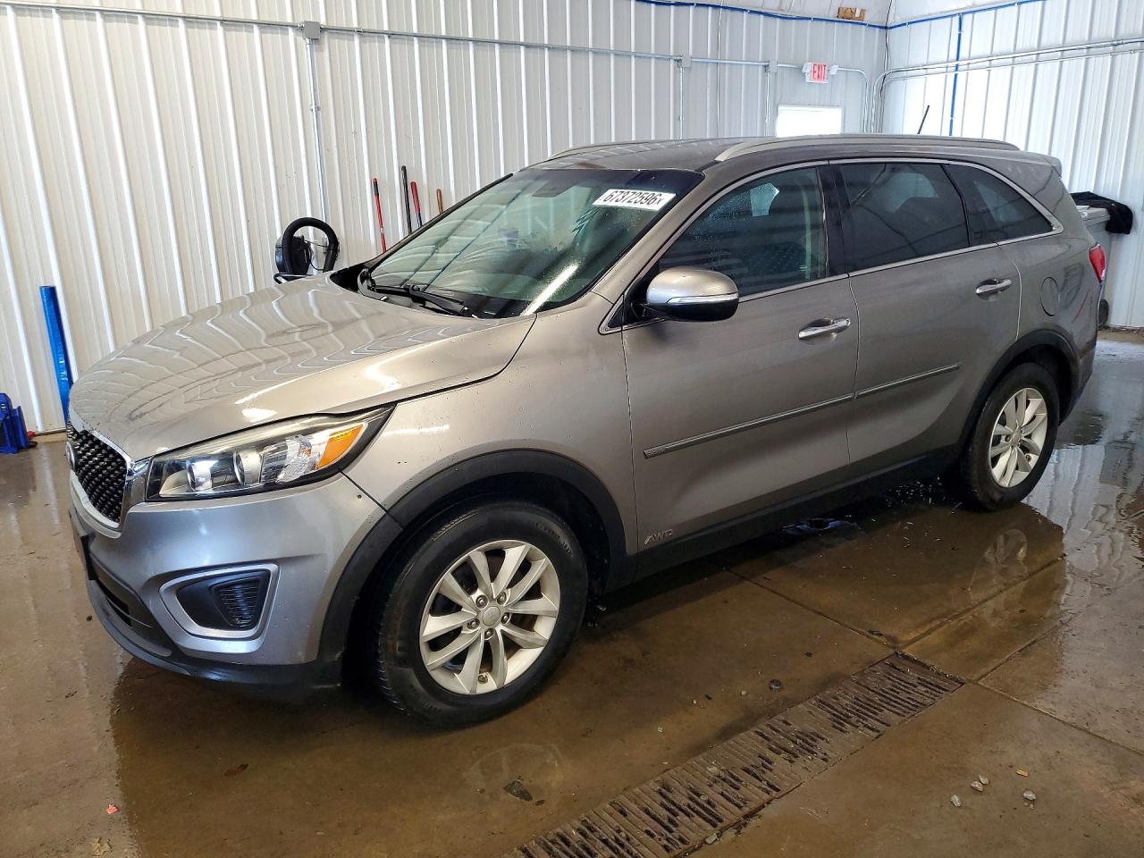 2016 KIA SORENTO LX  