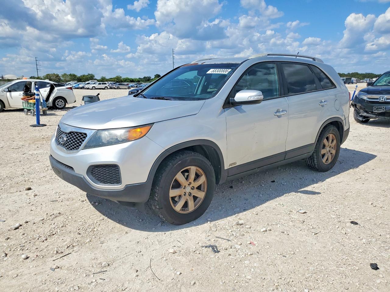 2013 KIA SORENTO LX  