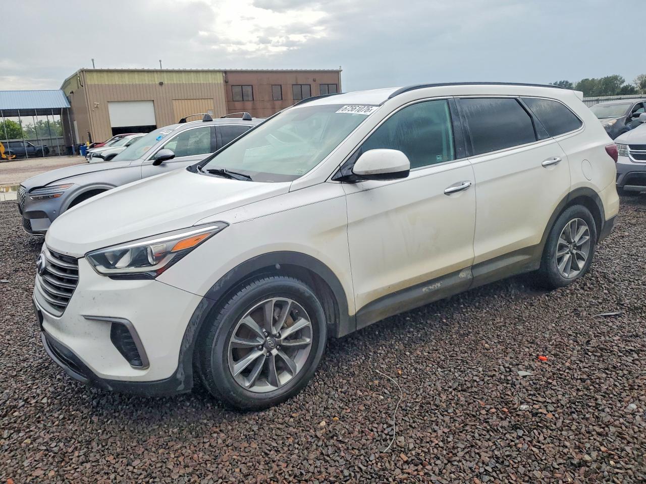 2017 HYUNDAI SANTA FE SE  