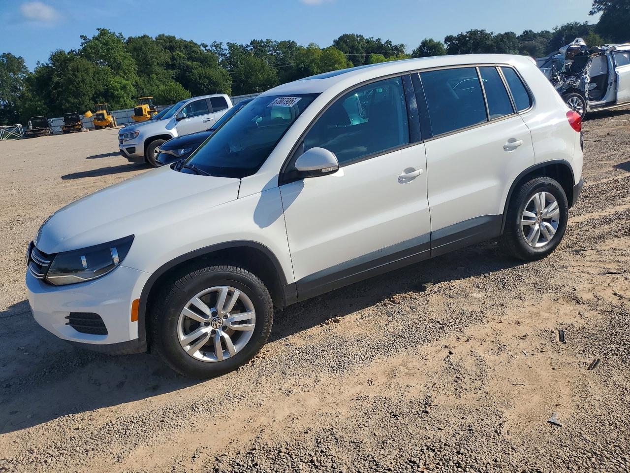 2013 VOLKSWAGEN TIGUAN S  