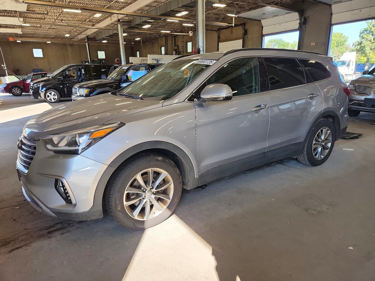 2017 HYUNDAI SANTA FE SE  