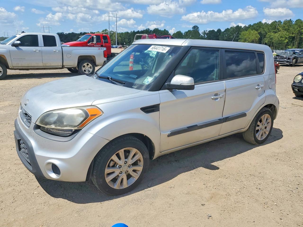 2013 KIA SOUL +  