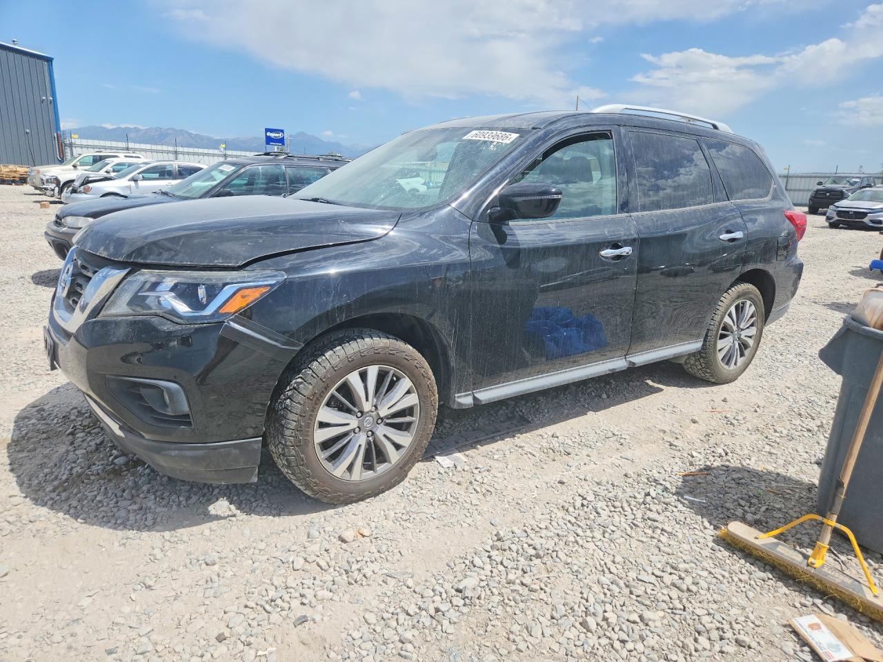 2019 NISSAN PATHFINDER SV  