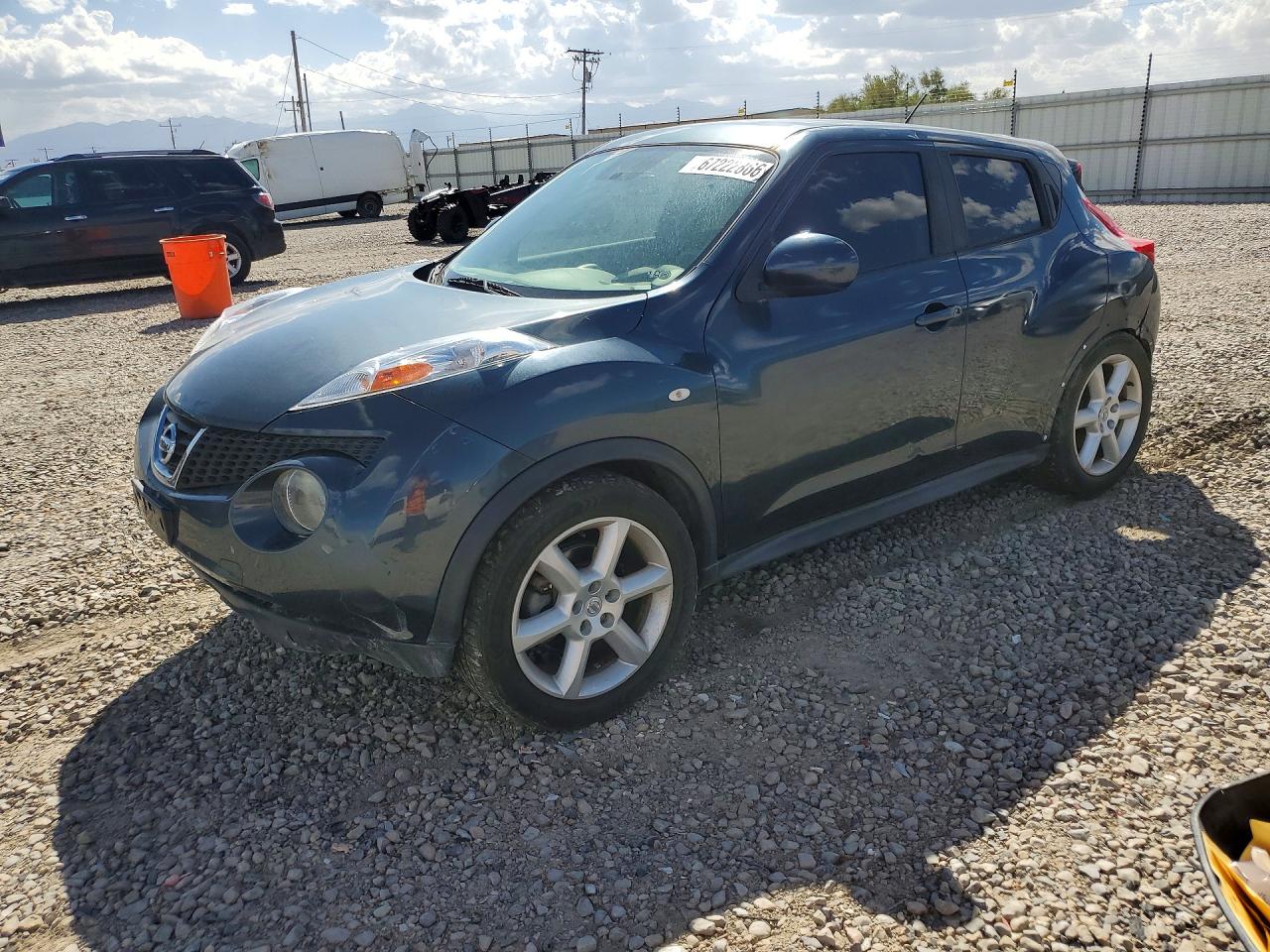 2014 NISSAN JUKE S  