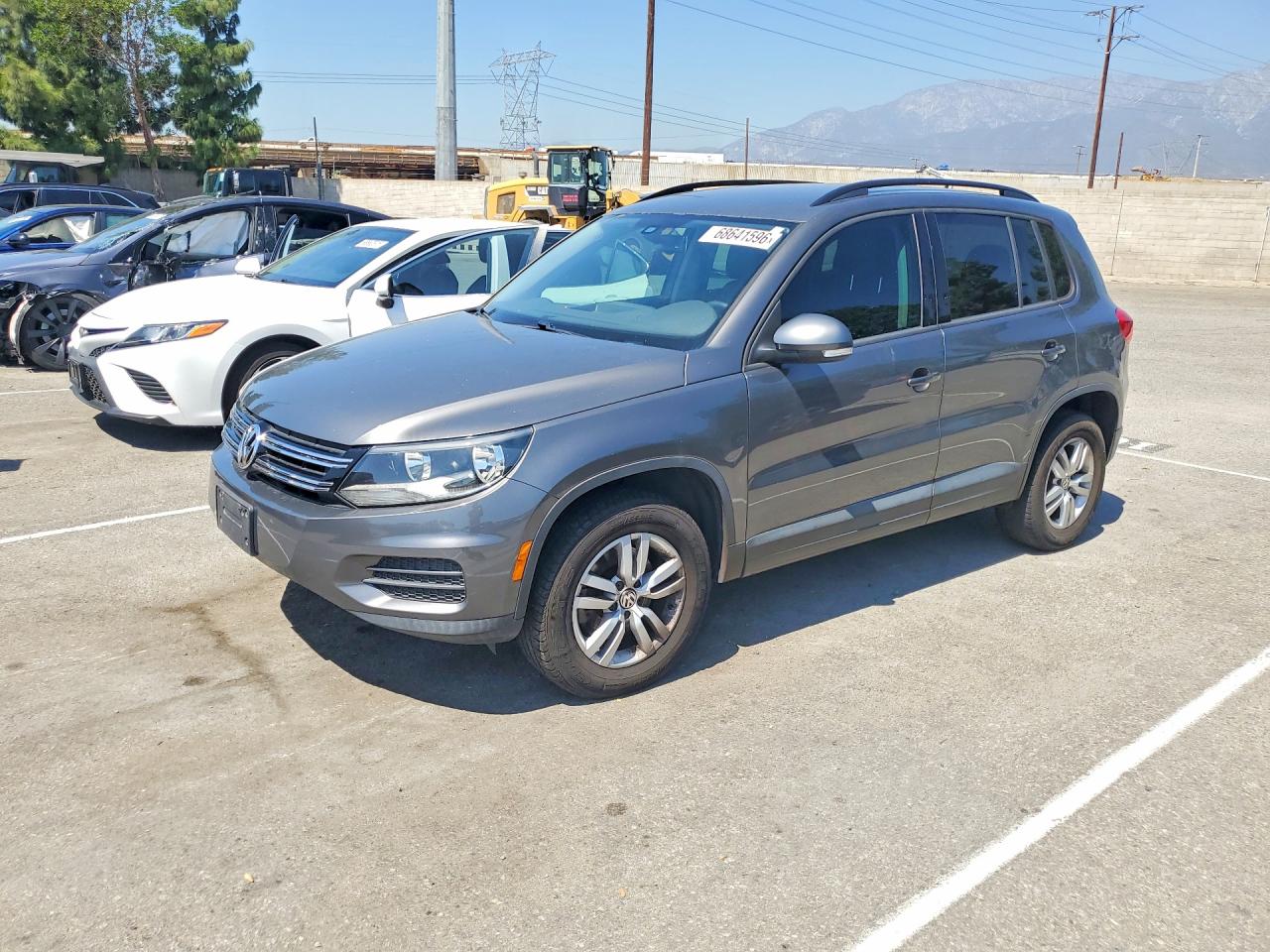 2016 VOLKSWAGEN TIGUAN S  