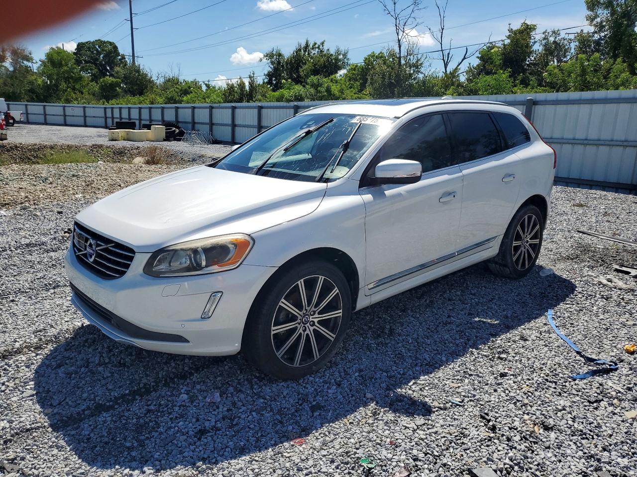 2015 VOLVO XC60 T6 PLATINUM  
